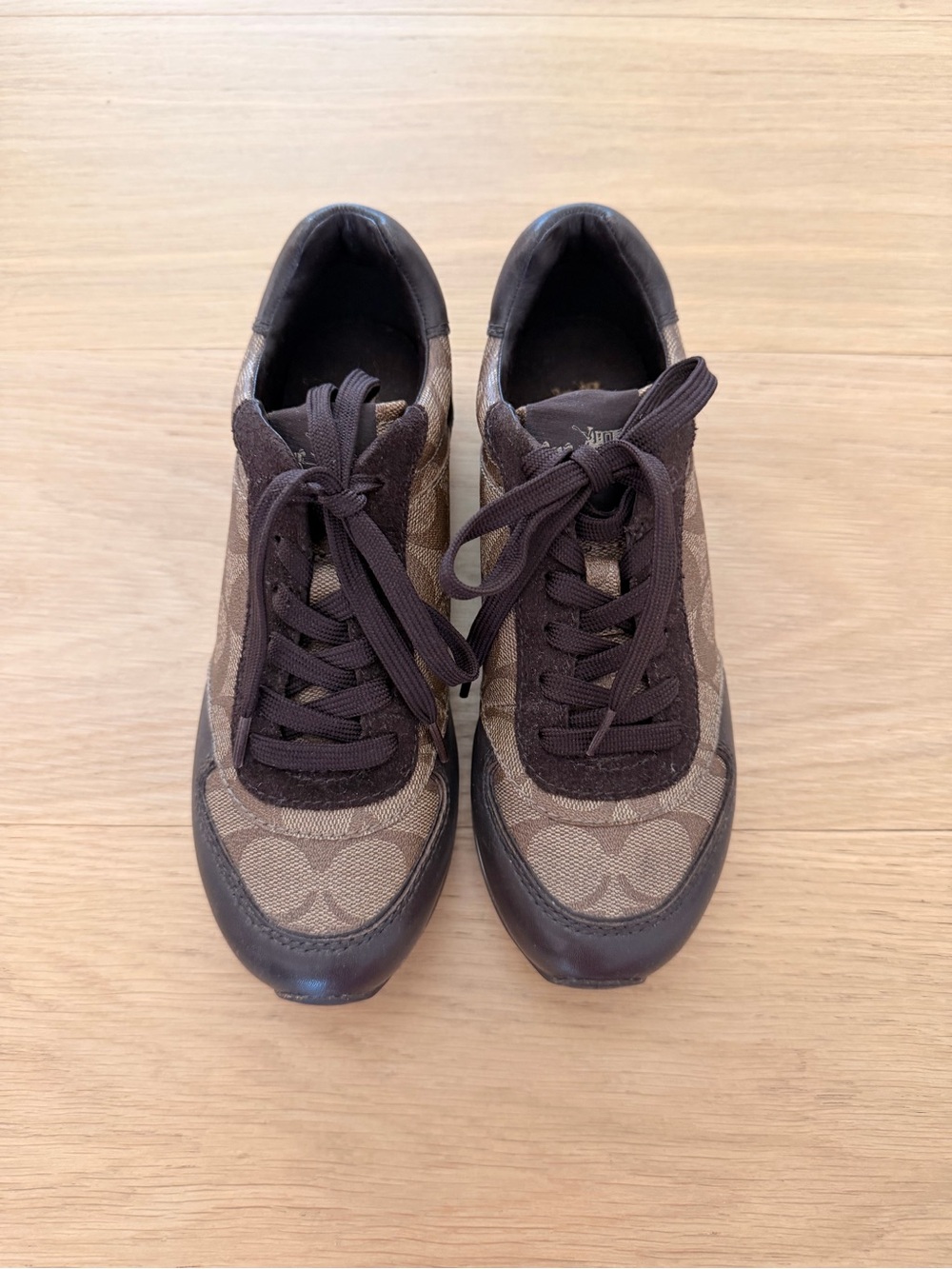 BNIB Coach Rebecca Signature Sneaker - size 5